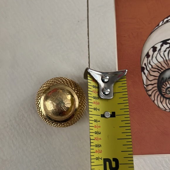 •🍒SHOP CLOSING🍒FINAL PRICE🍒VINTAGE DIOR SIGNED ESTATE SALE EARRING CLIP 90’s• - Picture 9 of 9